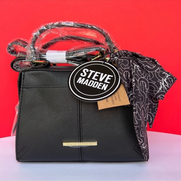 Steve Madden Bags Steve Madden Breese Crossbody Bag Color Black